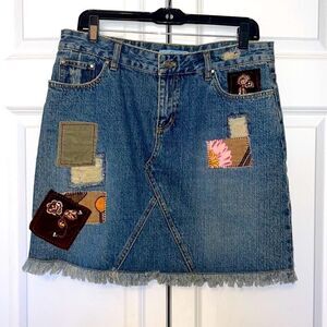 I’m the wash denim patchwork skirt size 8